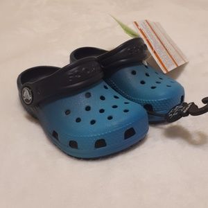 NWT c5 ombre blue crocs